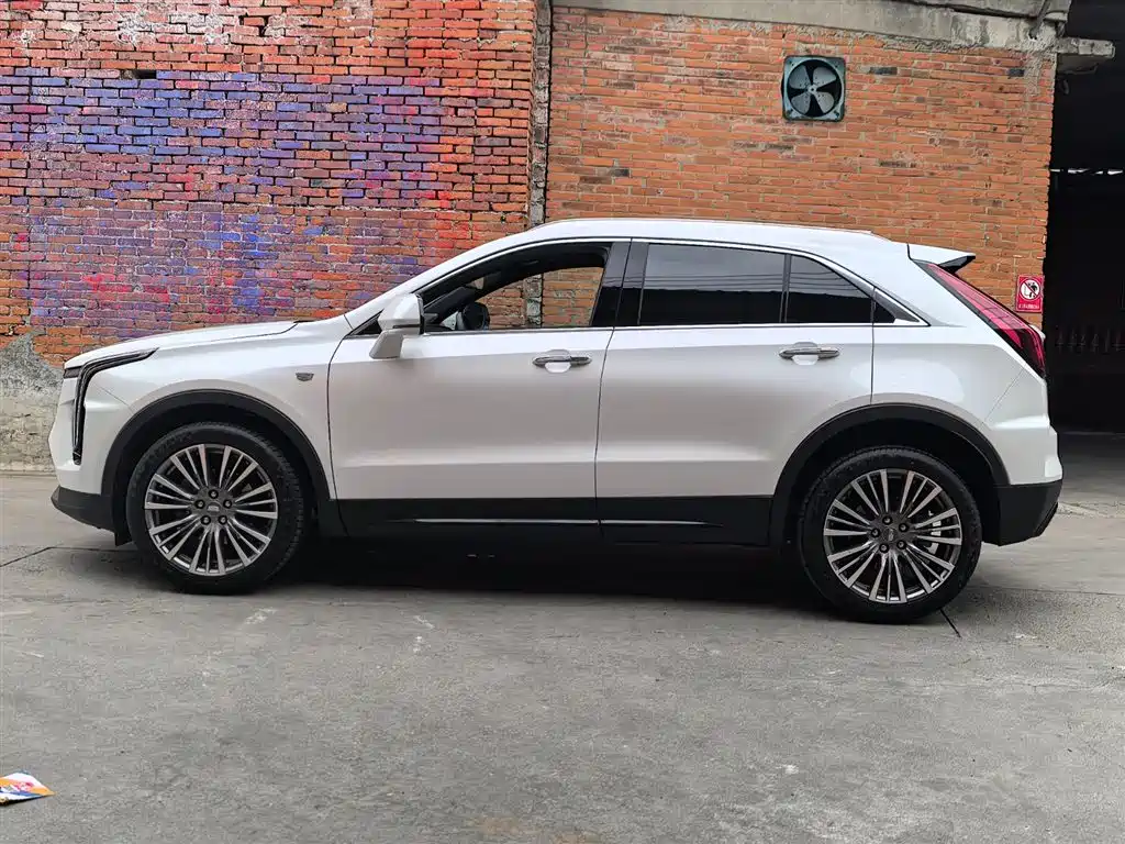 Cadillac XT4 2024 28T 2WD Premium фото 4