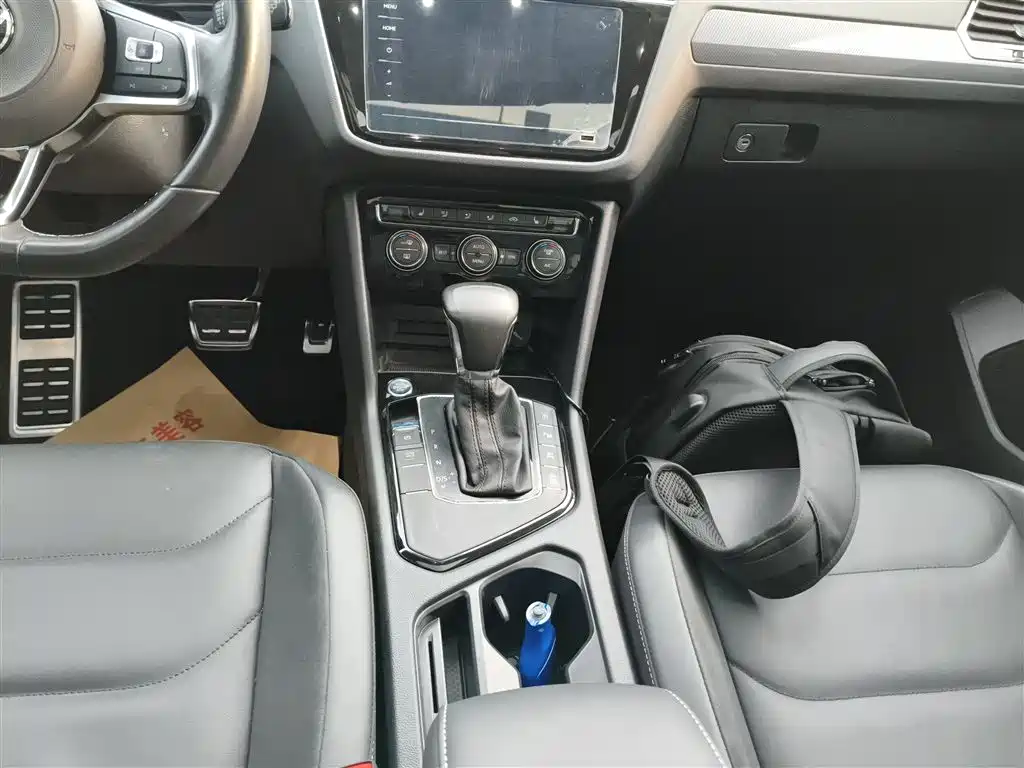 Volkswagen Tiguan L 2021 330TSI Automatic 2WD R-Line Premium фото 6