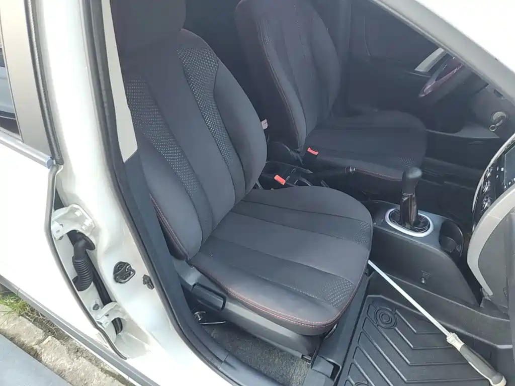 Changan CX20 2015 2014 1.4L Manual Sunroof Navigation China IV