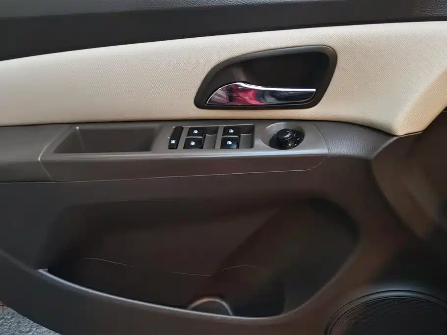 Chevrolet Cruze 2015 1.5L Classic SE AT фото 7