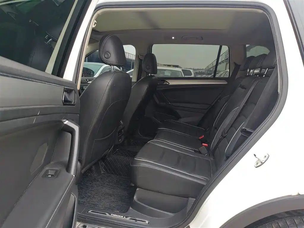 Volkswagen Tiguan L 2018 330TSI Automatic 2WD Flagship Edition фото 14