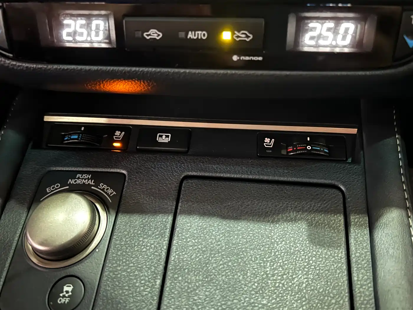 Lexus ES 2015 250 Elegance Edition фото 13