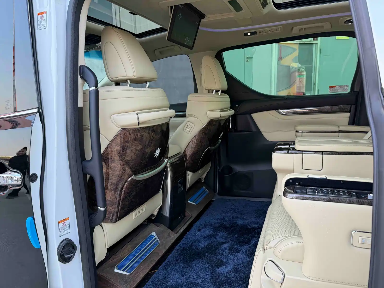 Фото 6 - Toyota Vellfire