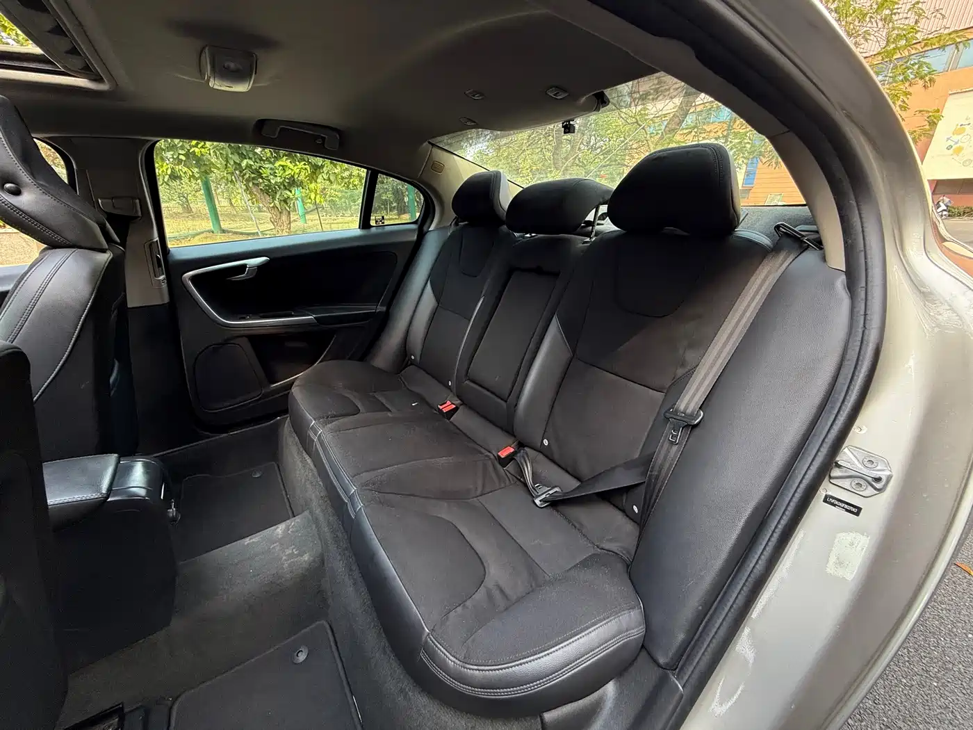 Photo 8 - Volvo S60