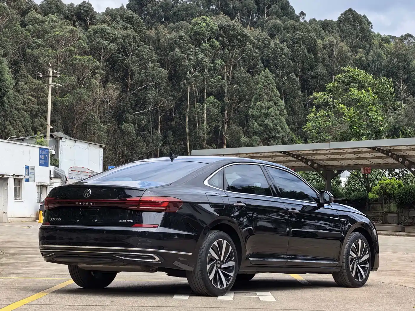 Volkswagen Passat 2022 330TSI Elite Edition фото 7