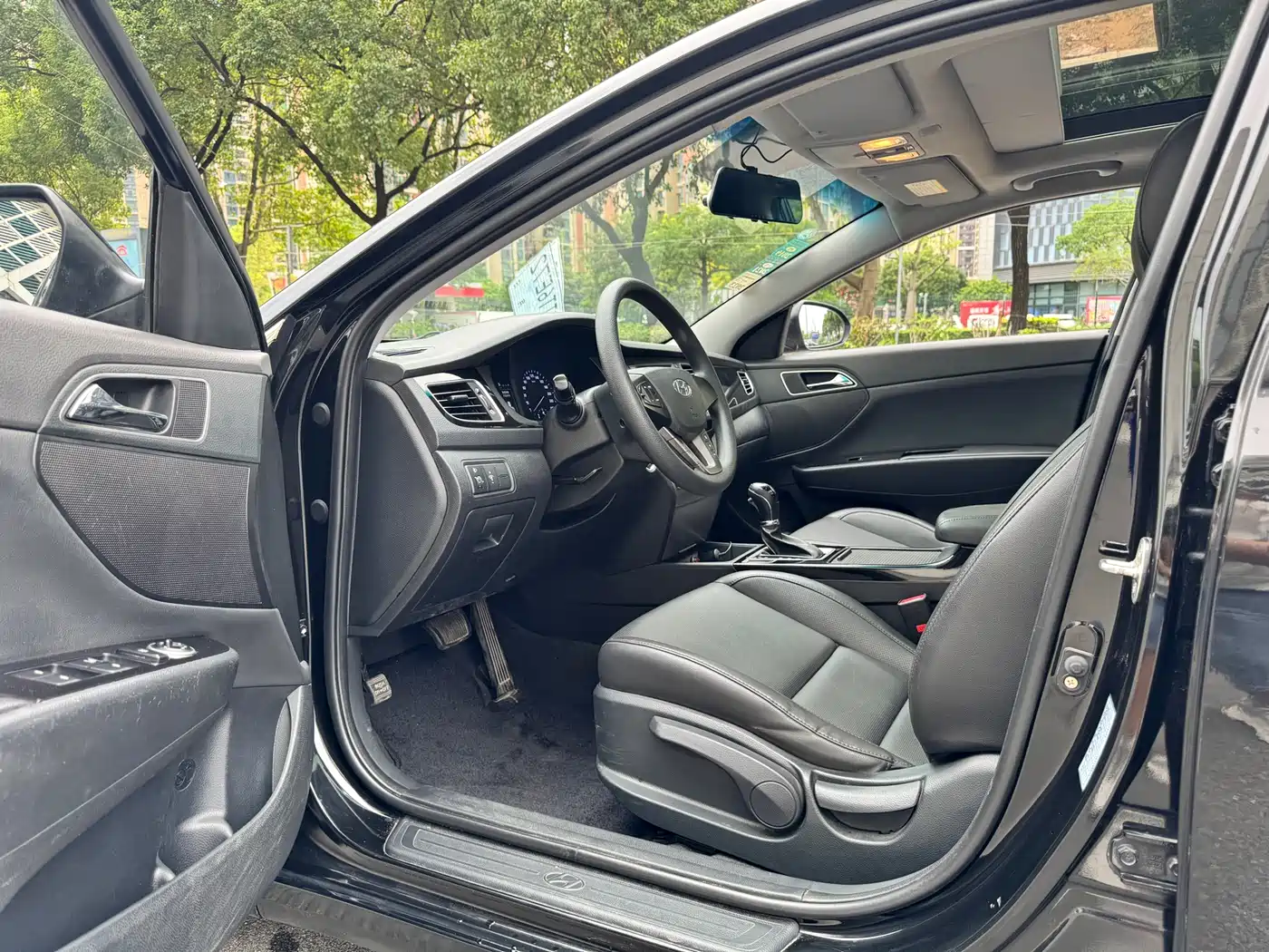 Hyundai Mistra 2016 1.8L Automatic Smart GLS фото 4