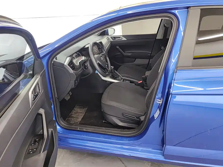 Volkswagen Polo 2019 Plus 1.5L Automatic Panorama Enjoyment Edition фото 9