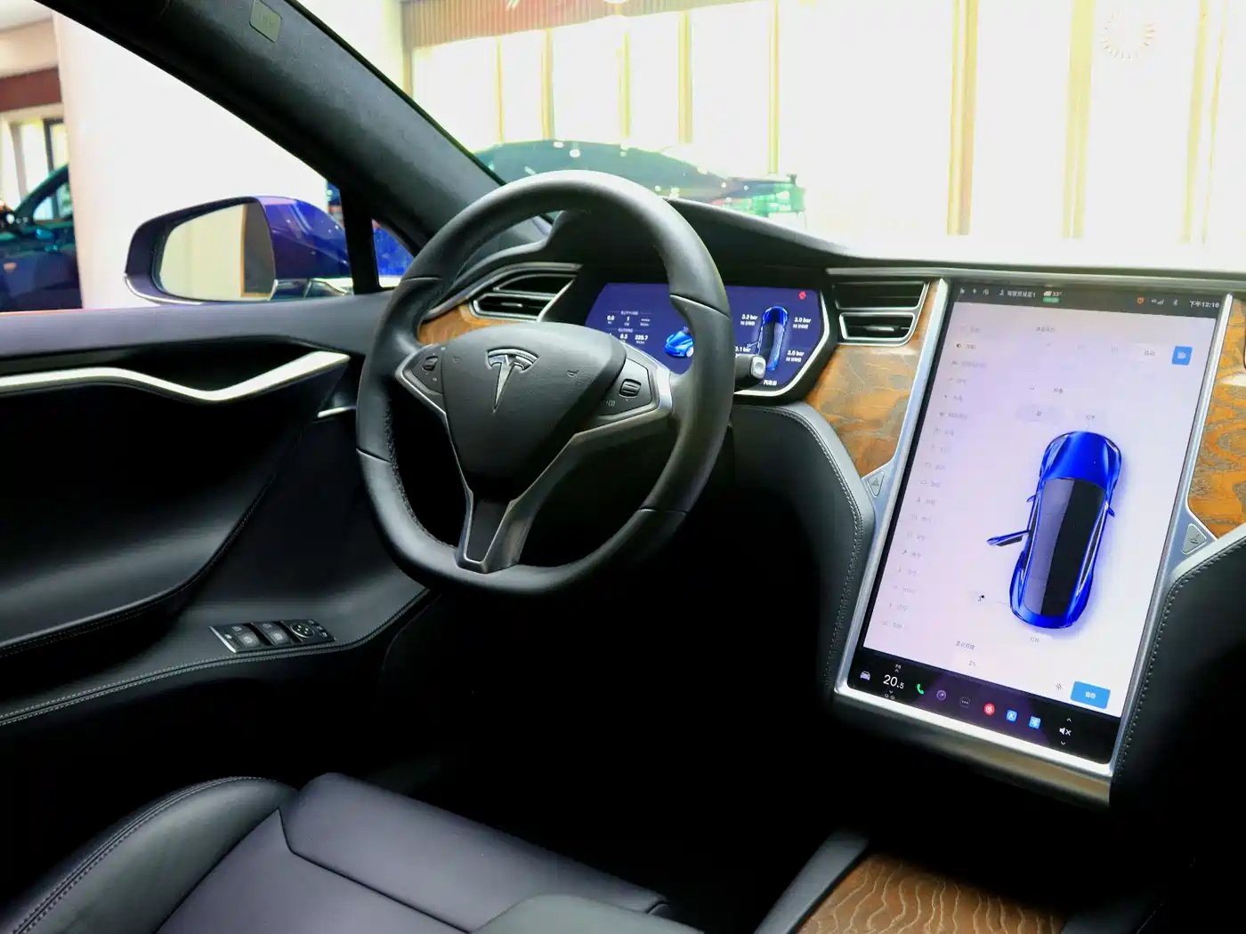 TESLA MODEL S