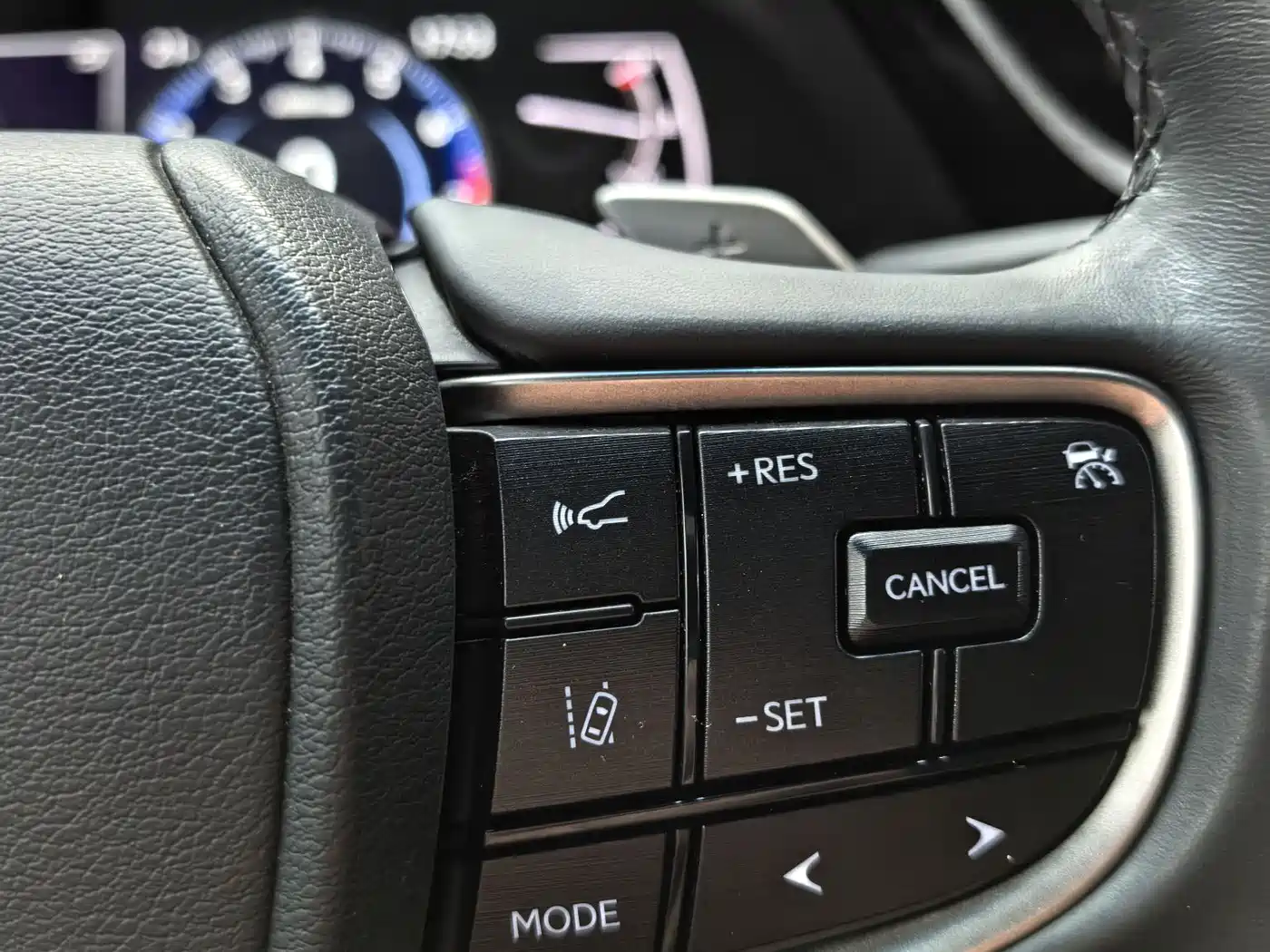 Lexus ES 2023 200 Excellence Edition фото 30