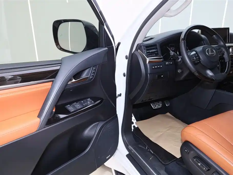 Lexus LX 2017 570 Peak Special Limited Edition фото 26