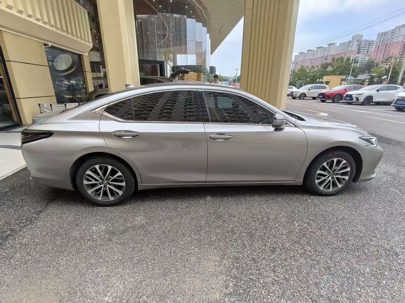 Lexus ES 2026 2025 200 Ultimate Edition