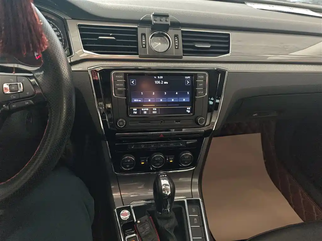 Volkswagen Passat 2017 330TSI DSG Prestige фото 13