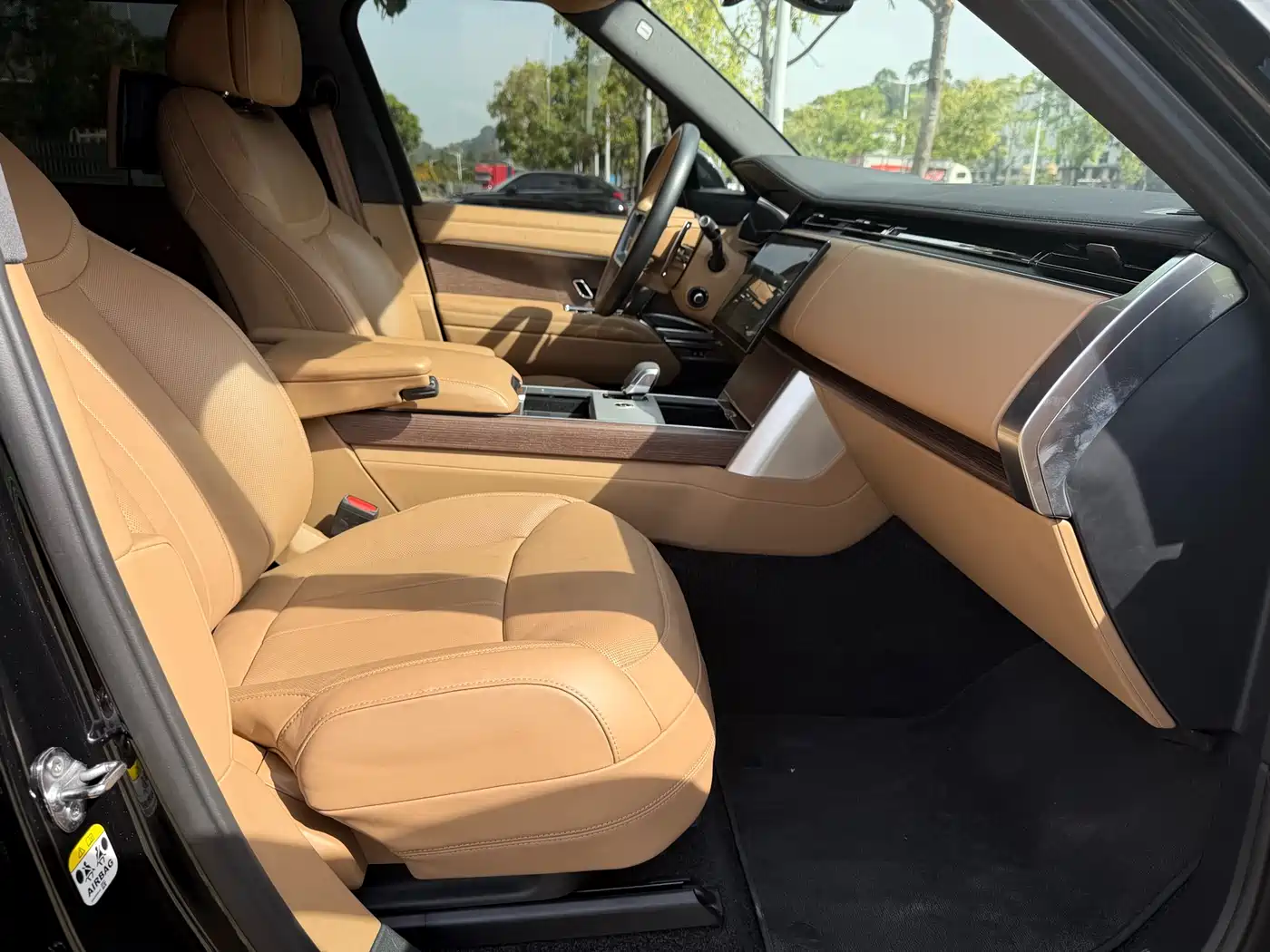 Land Rover Range Rover 2024 3.0 L6 400PS Genesis Extended фото 19