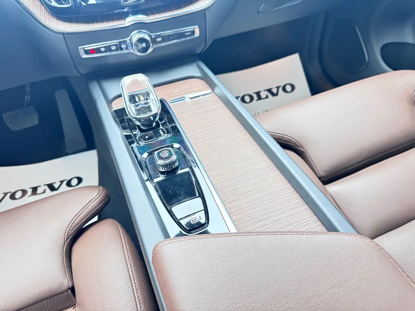 Фото 10 - Volvo XC60