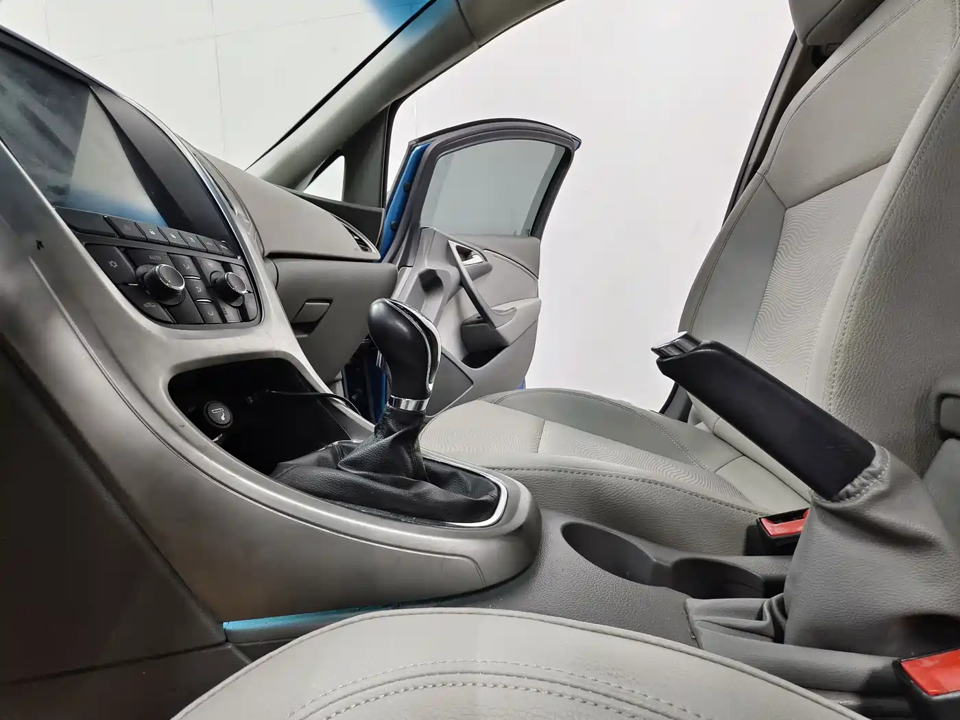 Buick Excelle 2013 Model XT 1.6L Manual Progressive фото 12