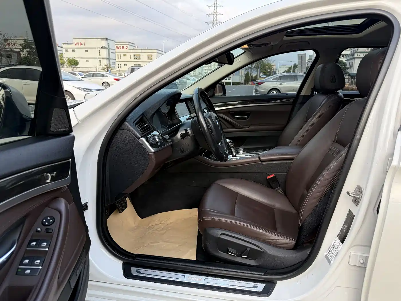 BMW 5 Series 2017 525Li Luxury Design Package фото 9