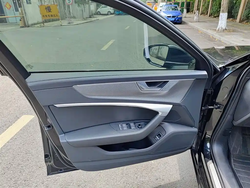 Audi A6L 2024 40 TFSI Luxury Dynamic фото 6