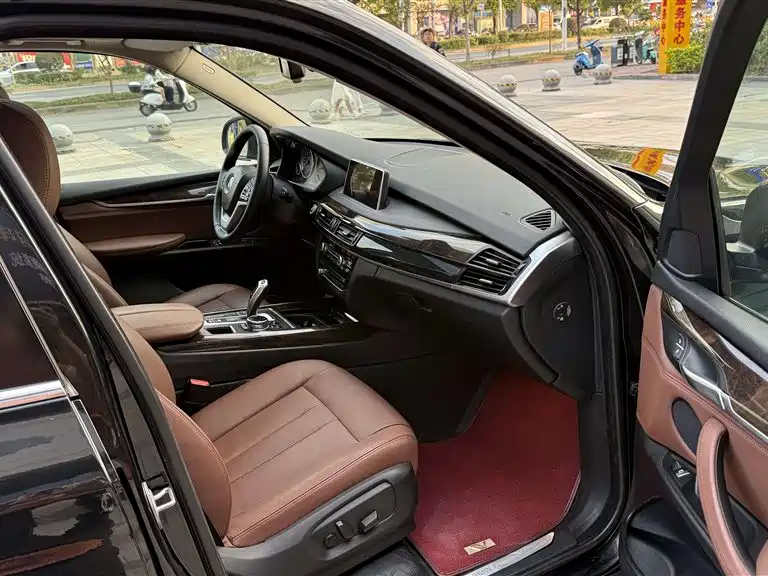 BMW X5 (Import) 2014 xDrive35i Leading фото 18