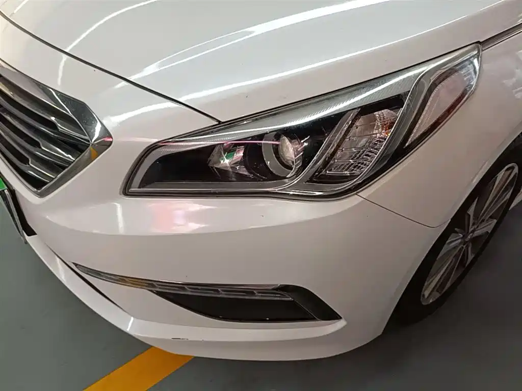 Hyundai Sonata 2015 1.6T GLS Smart фото 24