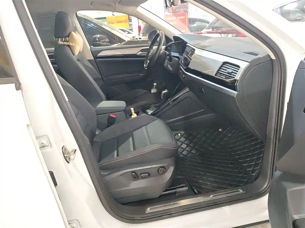 Volkswagen Tayron 2021 330TSI 2WD Luxury Smart Connect Edition фото 4