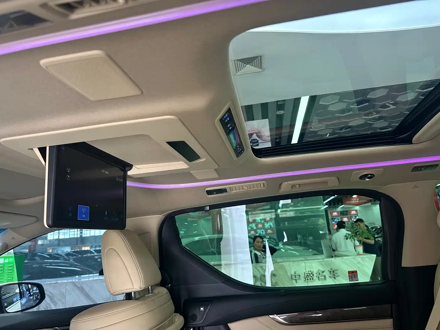 Toyota Alphard 2021 Hybrid 2.5L Premium фото 18