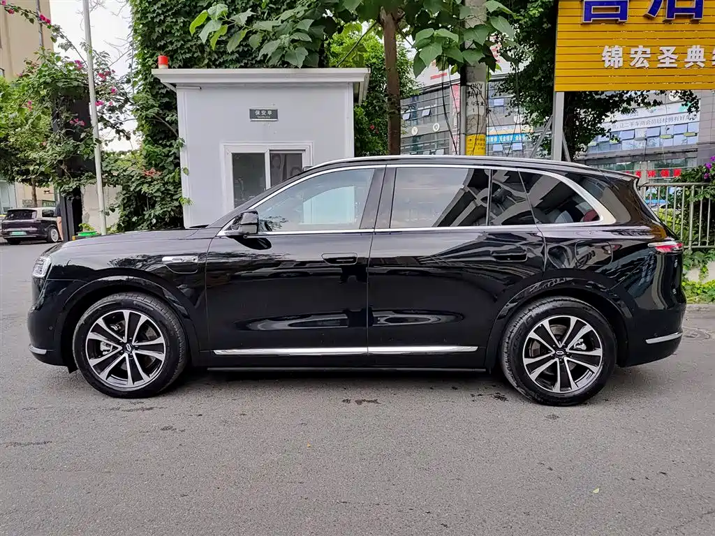AITO Wenjie AITO M7 2026 Extended Range Max AWD 6-seater фото 3