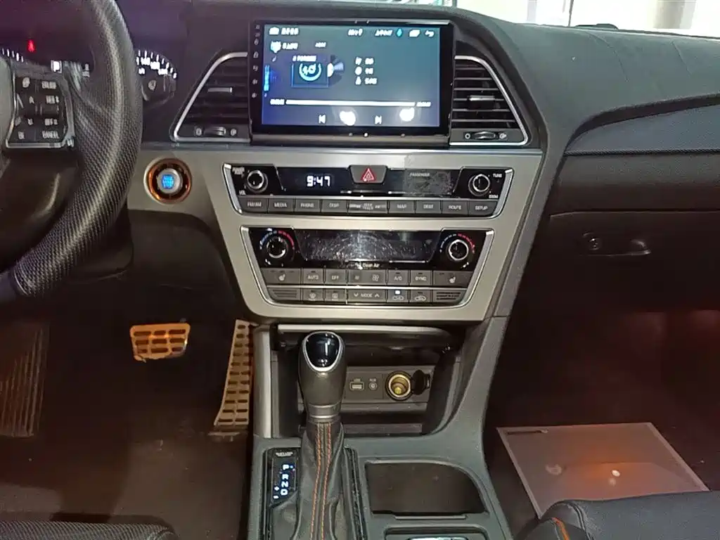 Hyundai Sonata 2015 1.6T GLS Smart фото 13