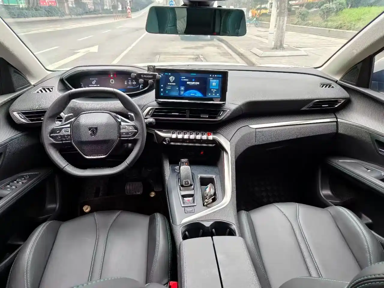Peugeot 5008 2023 400THP True Love Edition 5-Seater фото 6