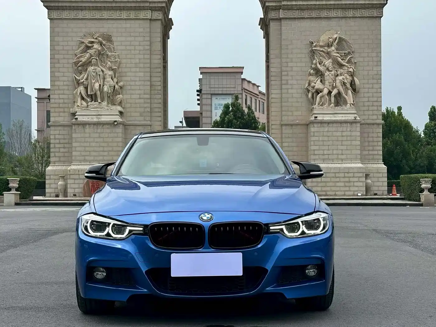 BMW 3 Series 2018 320Li Leading M Sport Package фото 2