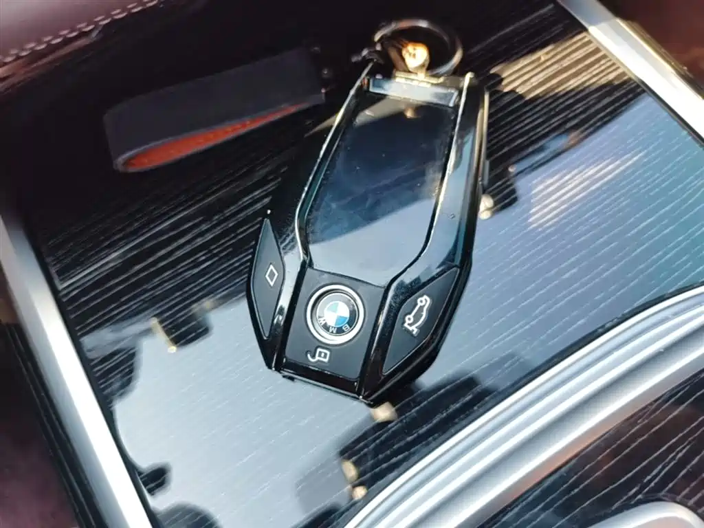 BMW 7-SERIES
