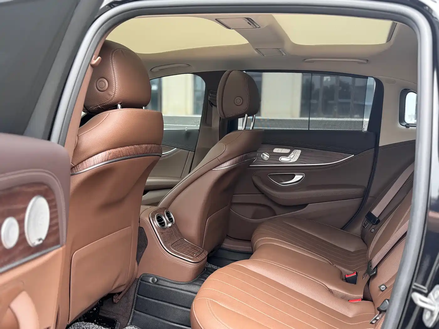 Mercedes-Benz E-Class 2021 E 300 L Luxury фото 5