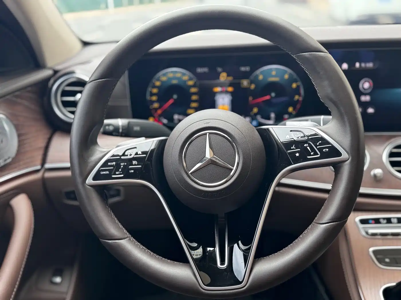 Mercedes-Benz E-Class 2021 E 300 L Luxury фото 18