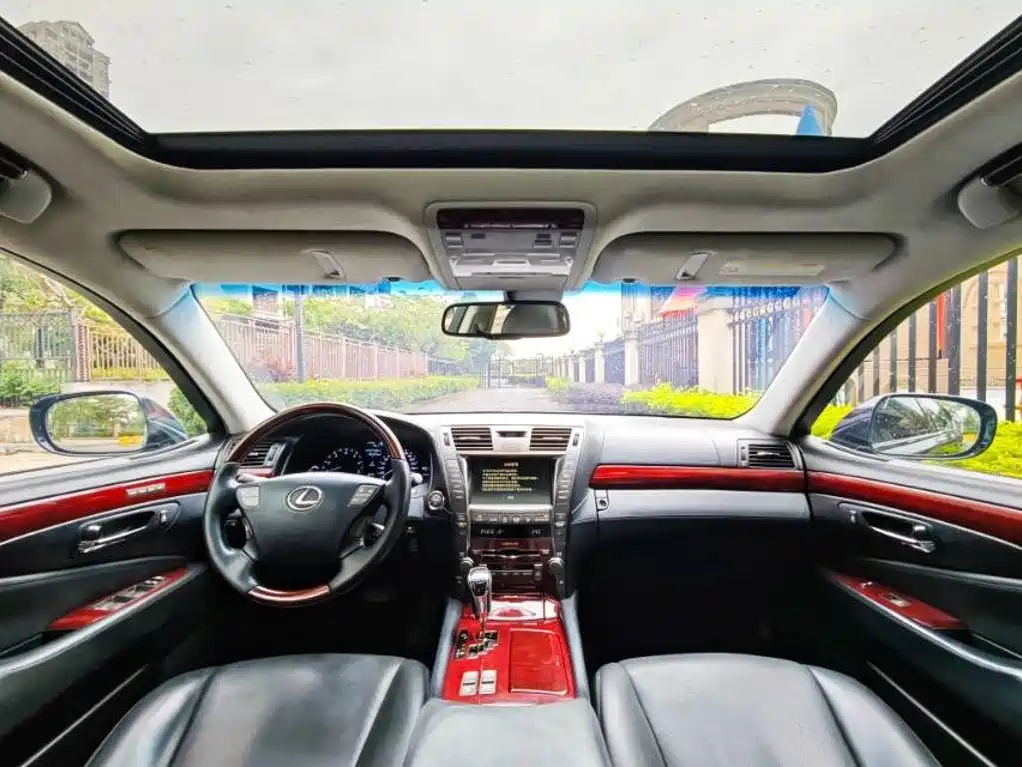 Фото 5 - Lexus LS