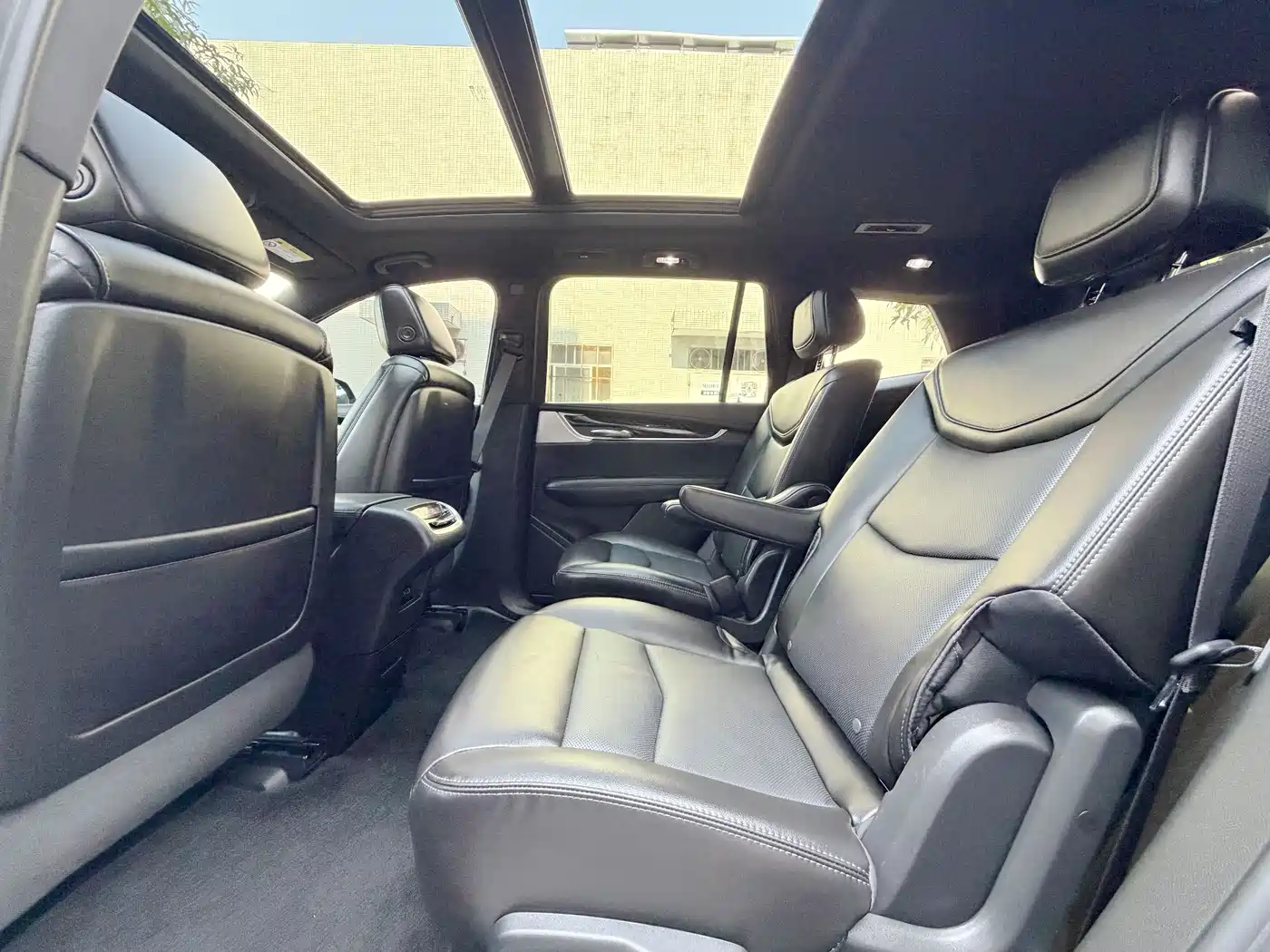 CADILLAC XT6