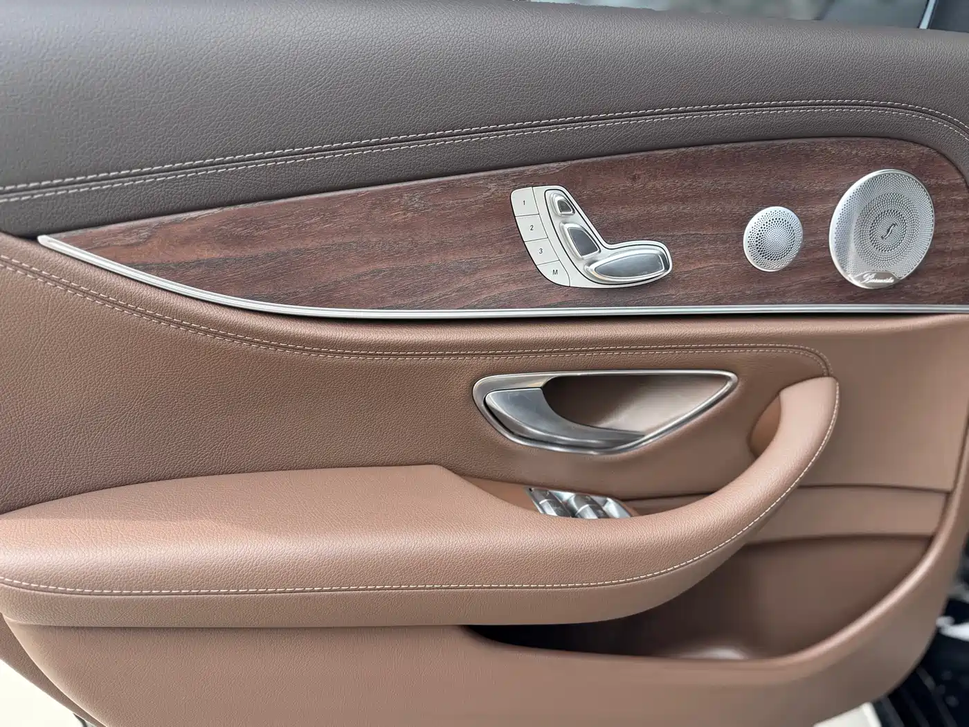 Mercedes-Benz E-Class 2021 E 300 L Luxury фото 8