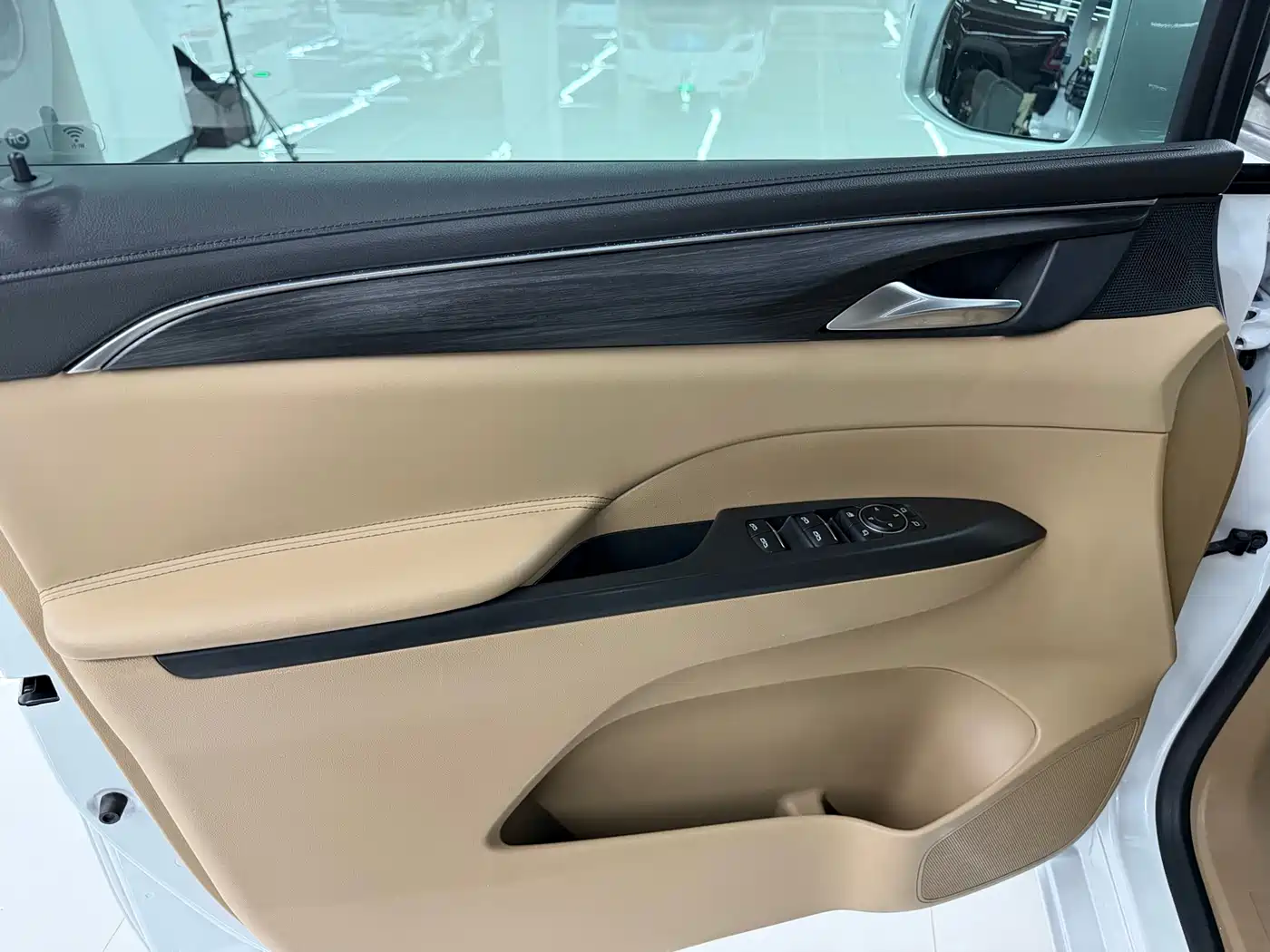 Buick GL8 2021 ES Landlord 653T Luxury фото 10