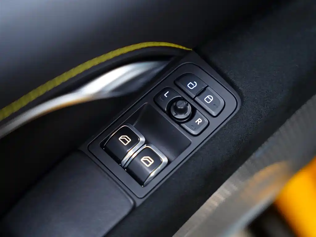 Lotus Cars EMIRA 2022 3.5T V6 Manual First Edition фото 29