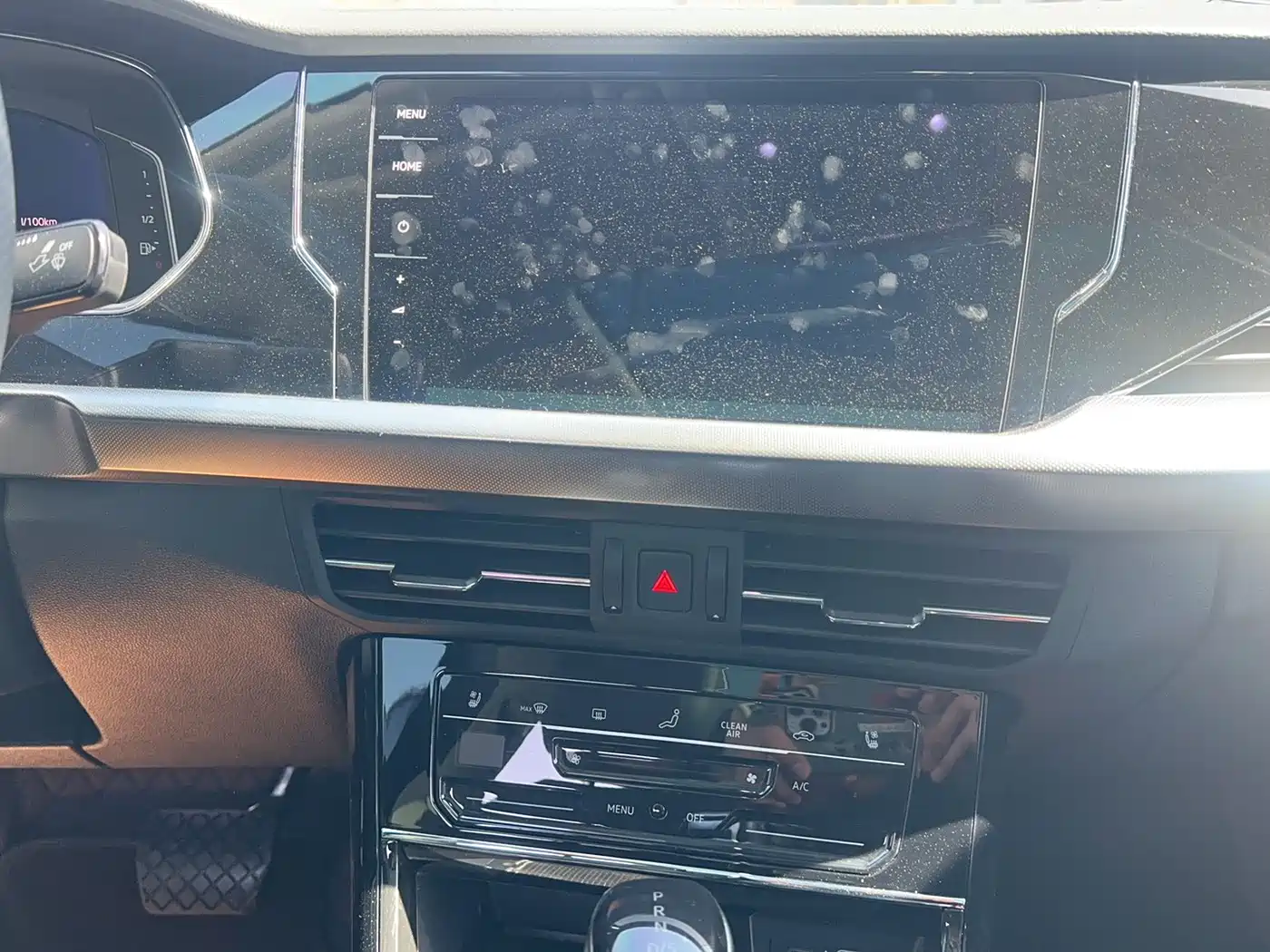 Volkswagen Passat 2023 330TSI Starlight Luxury Edition фото 18