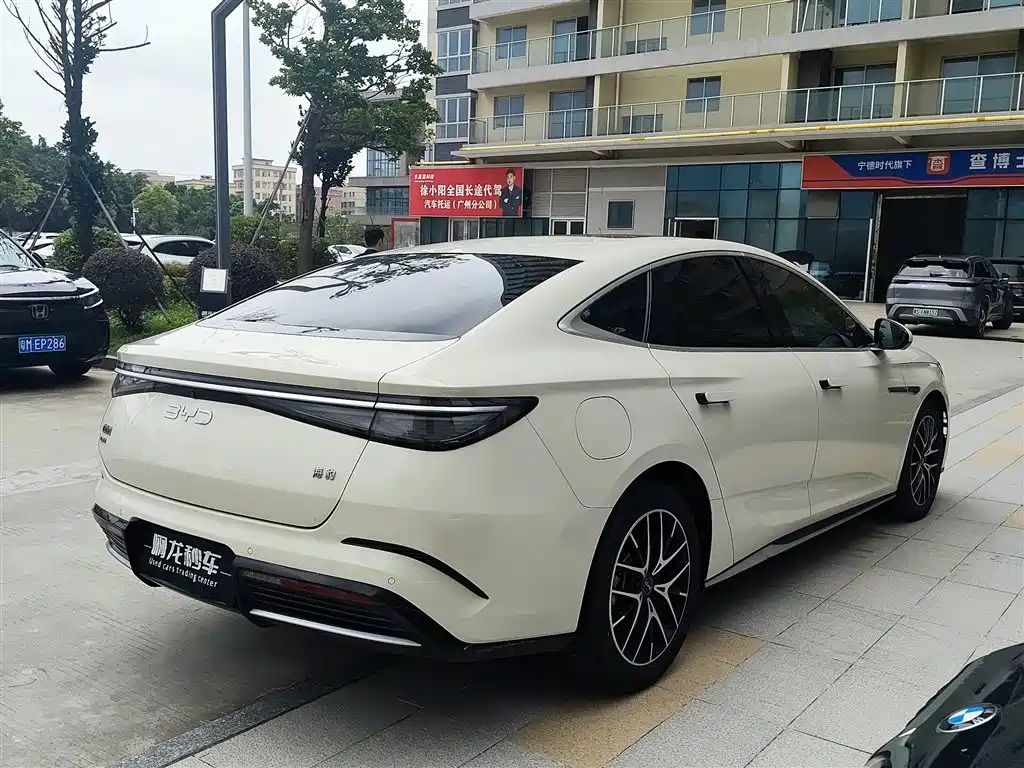 BYD Seal 2024 2024 Glory Edition DM-i 1.5L 121km Luxury