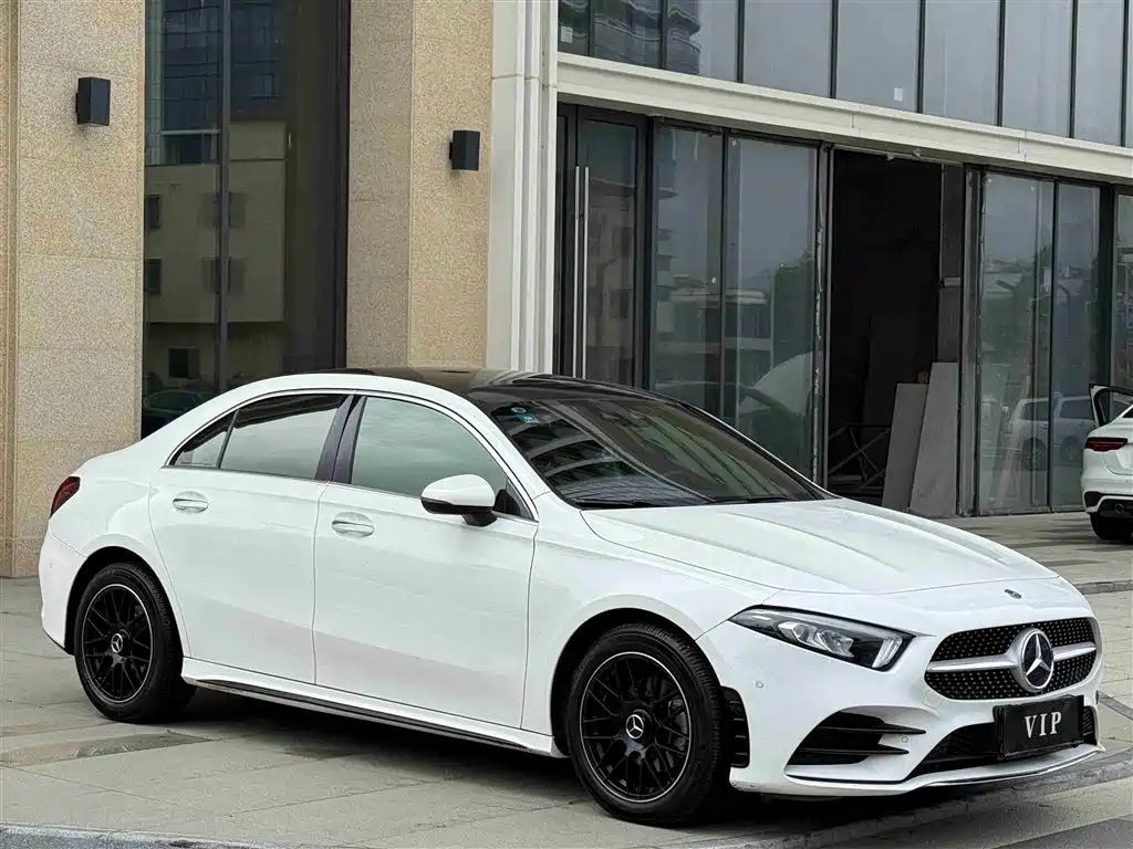 Mercedes-Benz A-Class 2020 A 200 L Sport Sedan фото 3