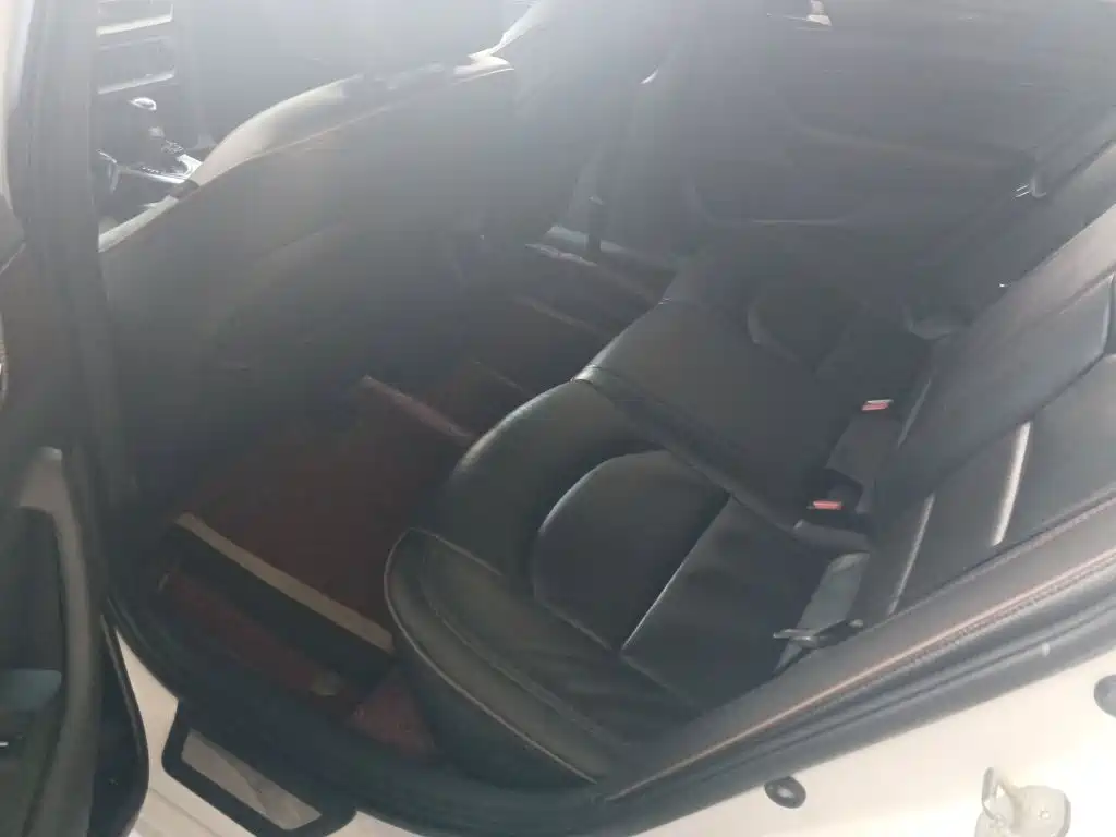 صورة 13 - Hyundai Sonata