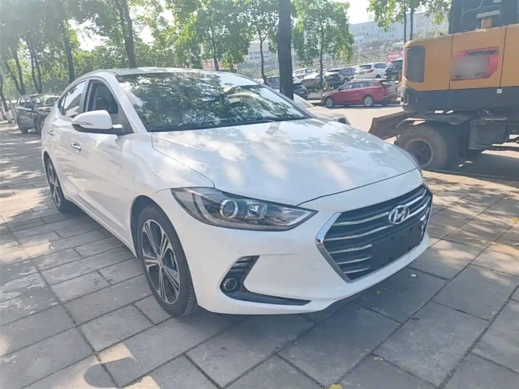 Hyundai Elantra 2018 1.4T DCT Dynamic·Vitality Model фото 4