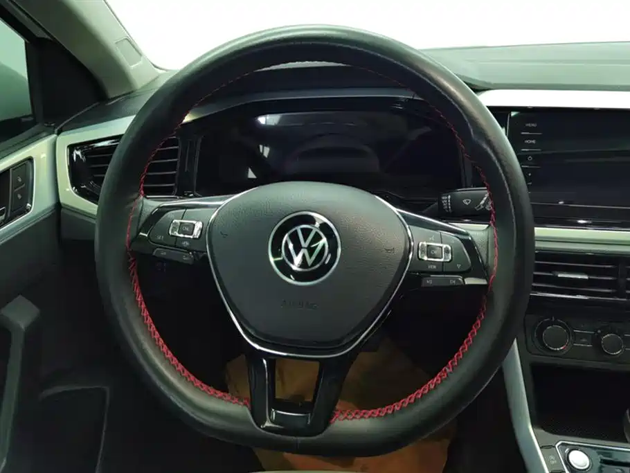 Volkswagen Polo 2023 Plus 1.5L Automatic Colorful Tech Edition фото 15