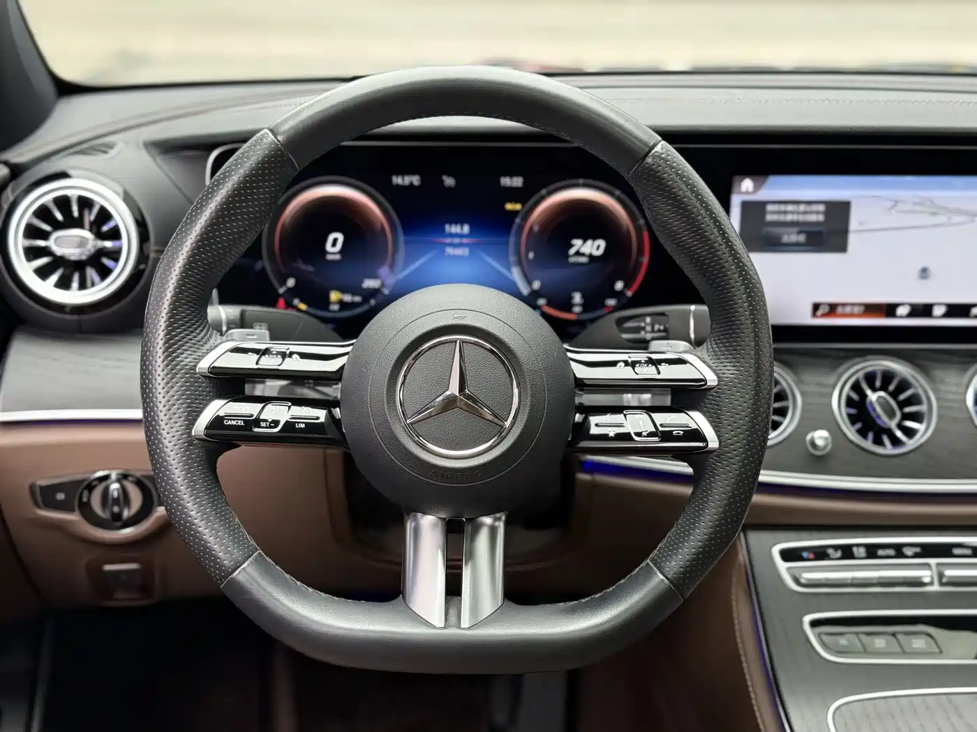 Mercedes-Benz E-Class 2023 E 300 L Sport Fashion фото 7