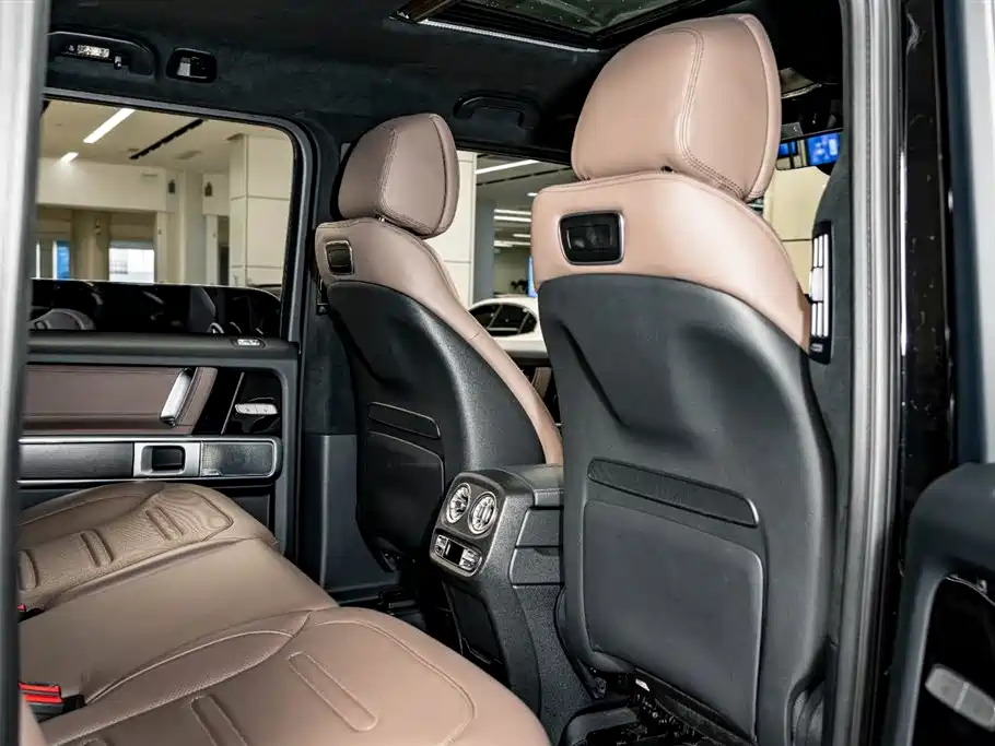 Mercedes-Benz G-Class 2024 G 500 фото 24