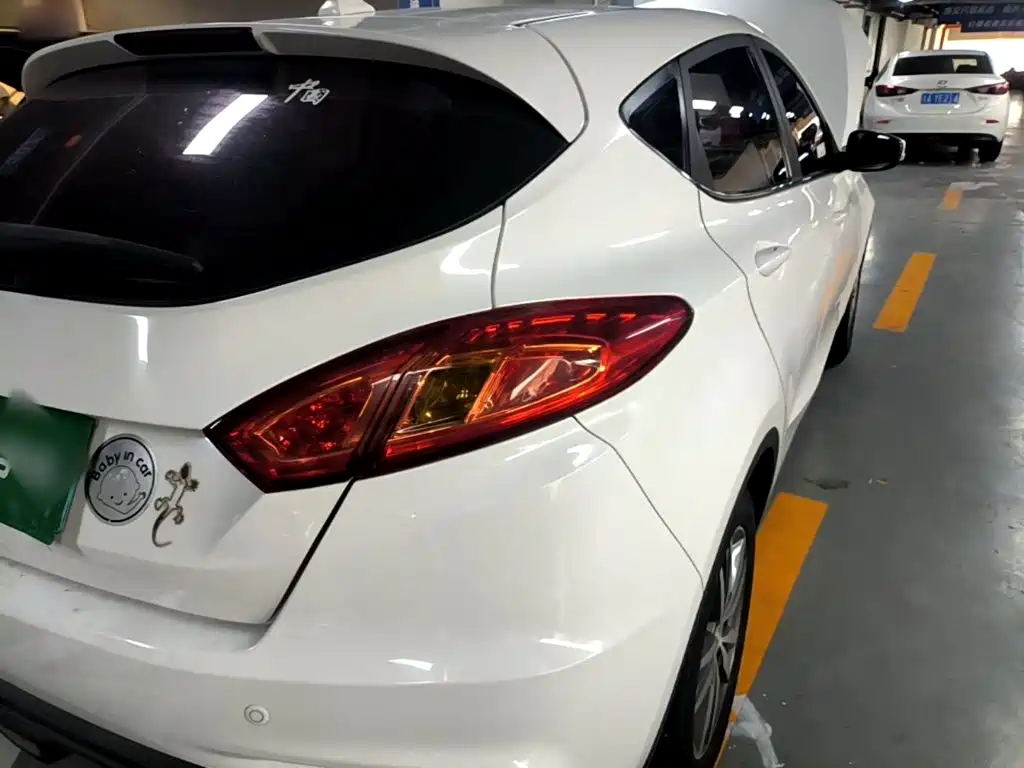 Photo 8 - Changan Eado XT