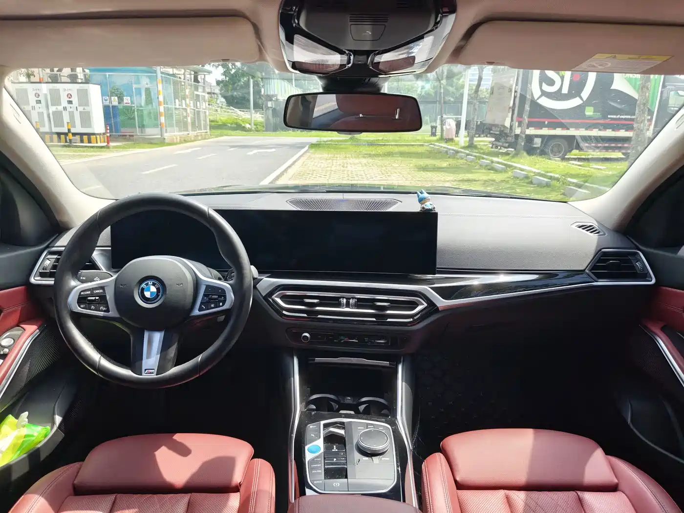BMW i3 2024 eDrive 35 L фото 12