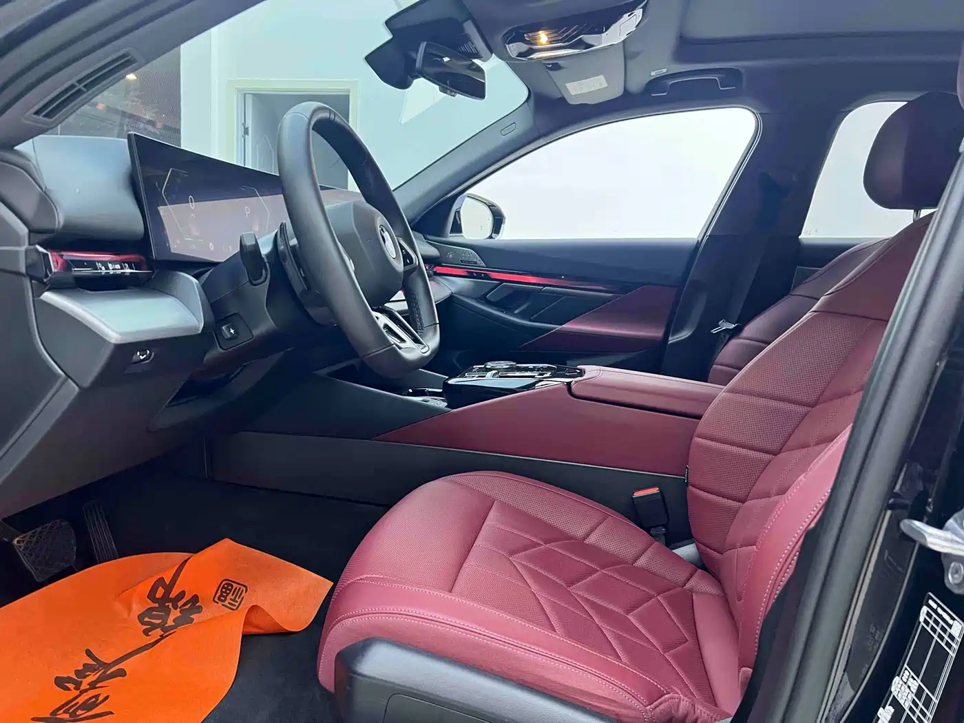 BMW 5 Series 2024 530Li Leading M Sport Package фото 11