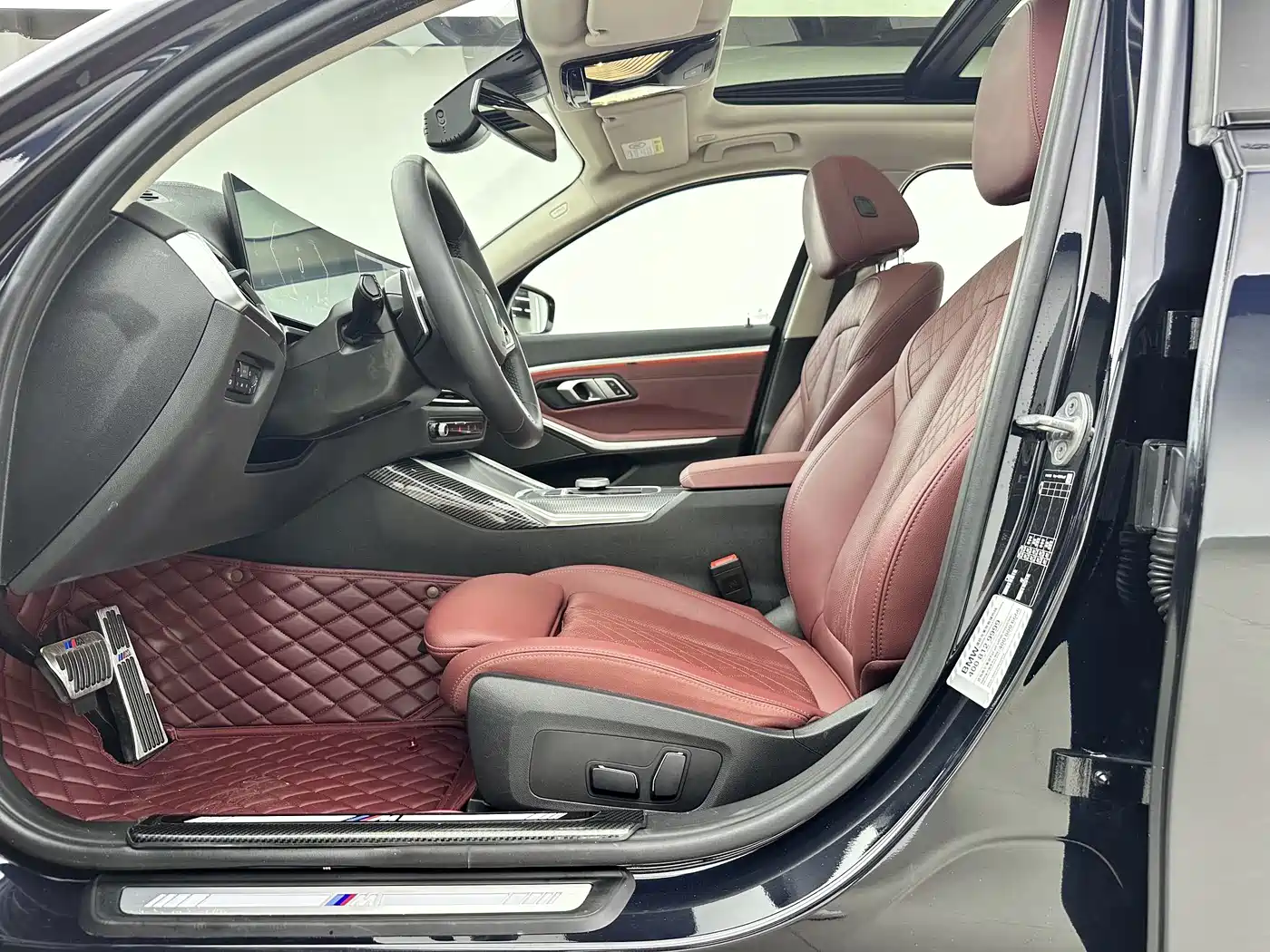 BMW 3 Series 2024 325Li M Sport Shadowline Package фото 6