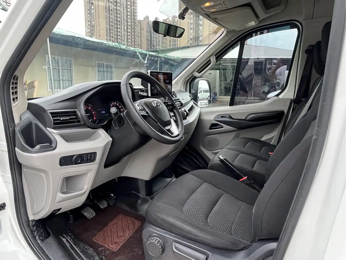 SAIC Maxus Xintu V90 2021 2020 2.0T Manual YunJie Edition FWD Single Rear Tire Short Wheelbase Medium Roof 6-seater